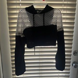 Cropped athletic pullover